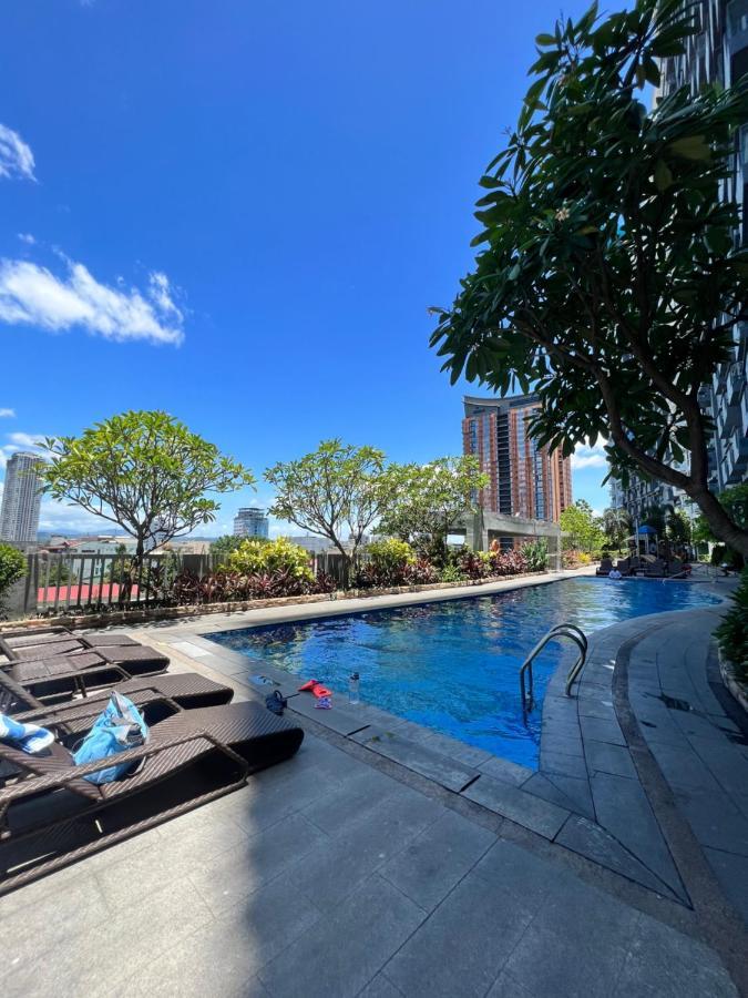 Апарт отель Manhattan Heights Tower D Манила Экстерьер фото